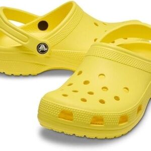 Crocs womens size 7 shoes yellow slip on comfort clogs sandals packers charm